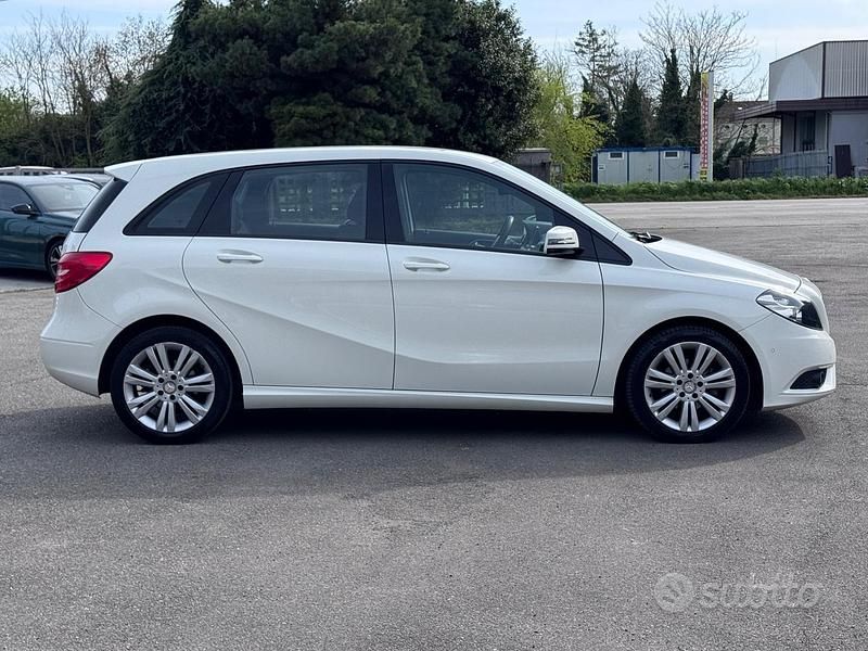 Usata Mercedes B180 Executive 109 CV (80 kW) 2014 Bianco Monovolume