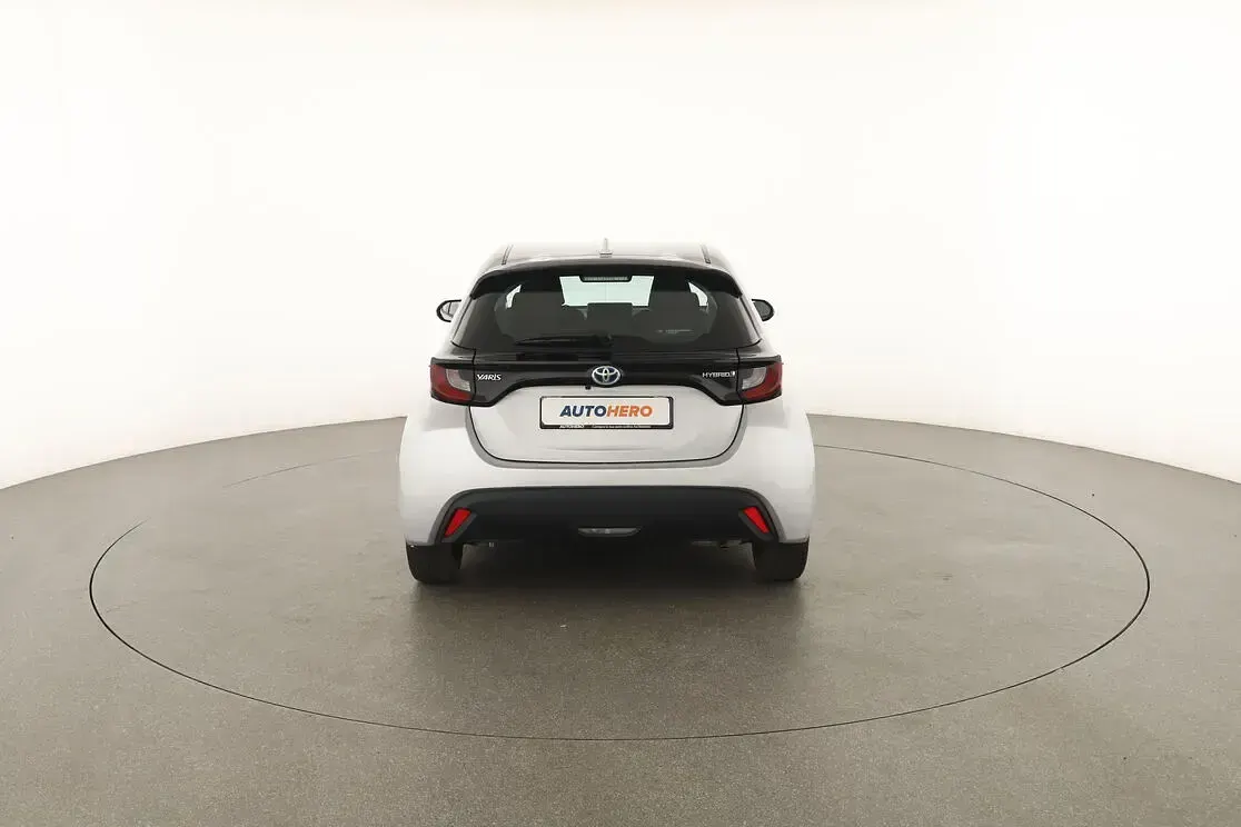 Usata Toyota Yaris Active 116 CV (85 kW) 2021 Argento Utilitaria