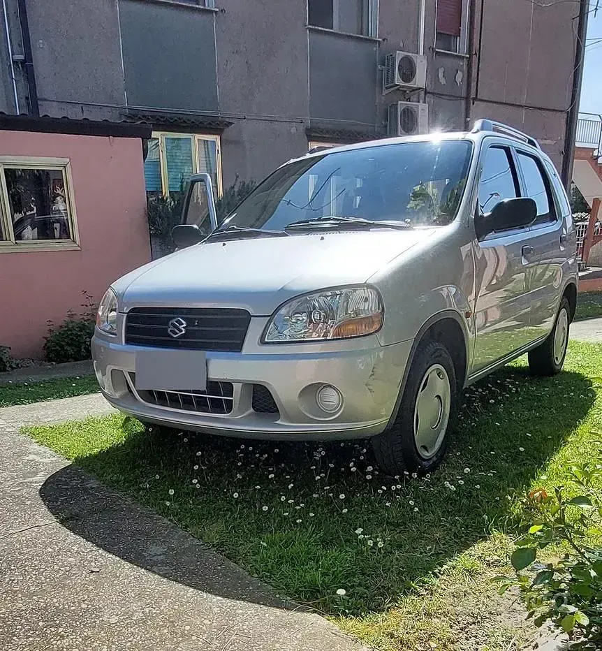 Usado Suzuki Ignis GL 83 CV (61 kW) 2002 Gris Utilitario