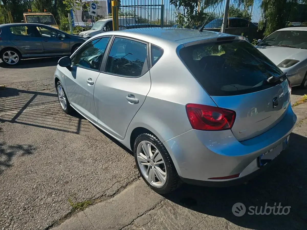 Usata Seat Ibiza Style 90 CV (66 kW) 2010 Grigio Berlina