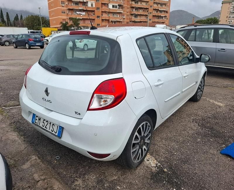 Usata Renault Clio IV Dynamique 89 CV (65 kW) 2012 Bianco Berlina
