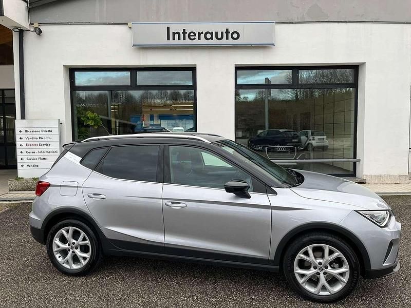 Argento Usata 2024 Seat Arona FR SUV | 17.900 € (Buon prezzo) - Immagine 1/4