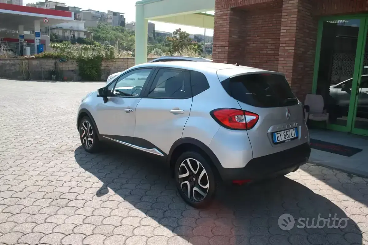 Usata Renault Captur 90 CV (66 kW) 2015 Grigio SUV