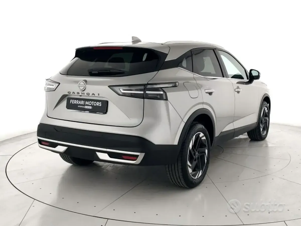 Usata Nissan Qashqai N-Connecta 158 CV (116 kW) 2025 New port grey SUV