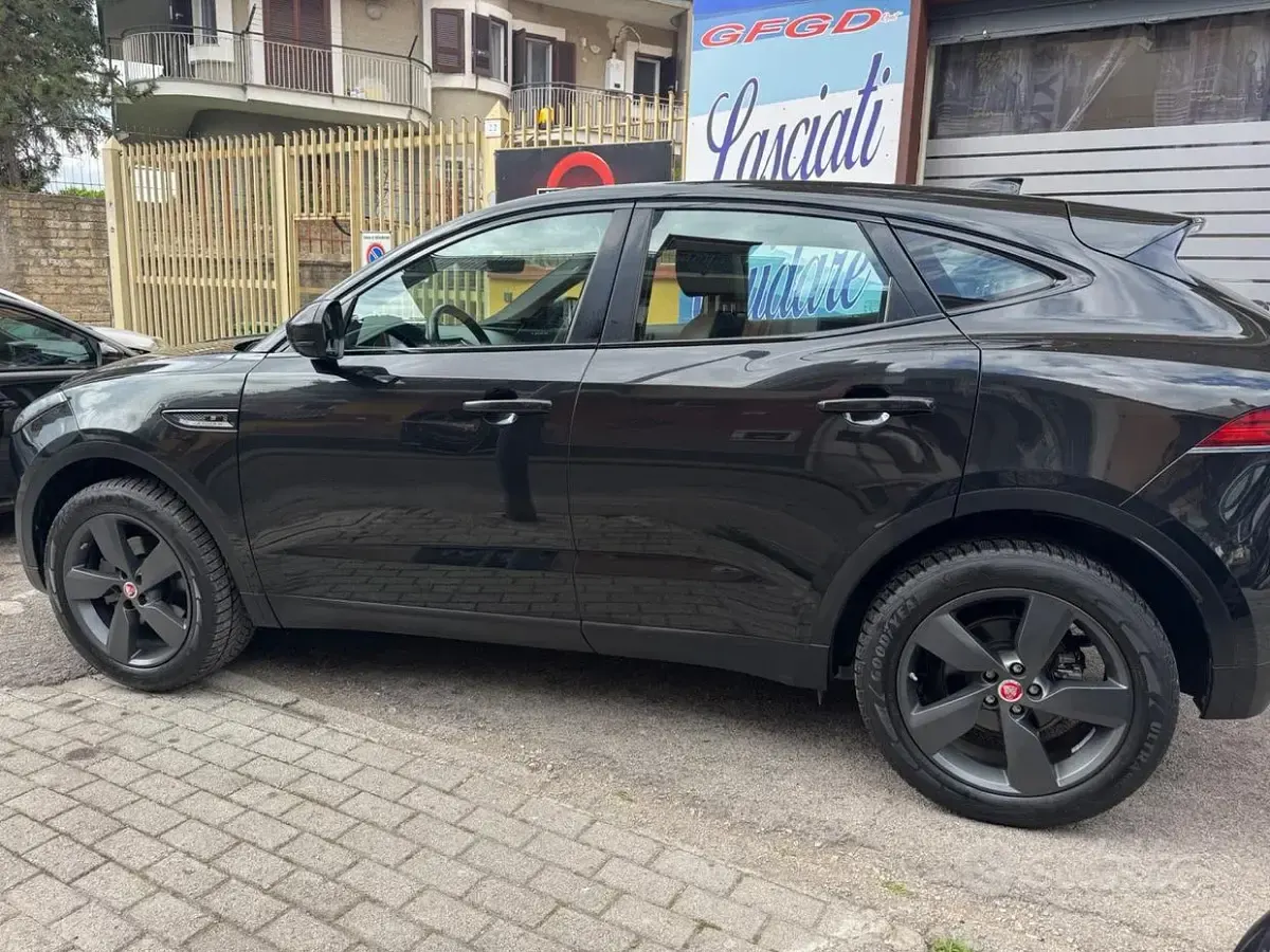 Usata Jaguar E-Pace R-Dynamic 150 CV (110 kW) 2020 Nero SUV