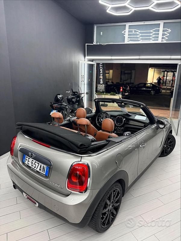 Usata Mini Cooper Cabriolet Hype 116 CV (85 kW) 2016 Cabrio