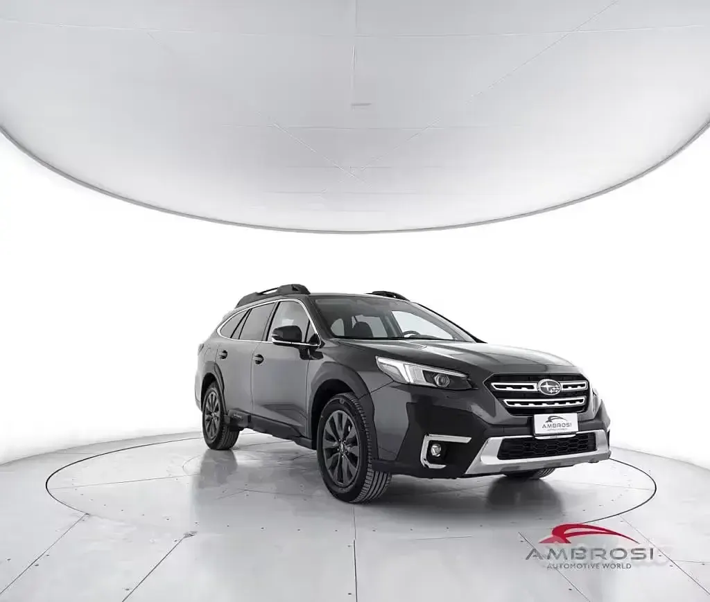 Usata Subaru Outback Style 169 CV (124 kW) 2024 Grigio Station wagon