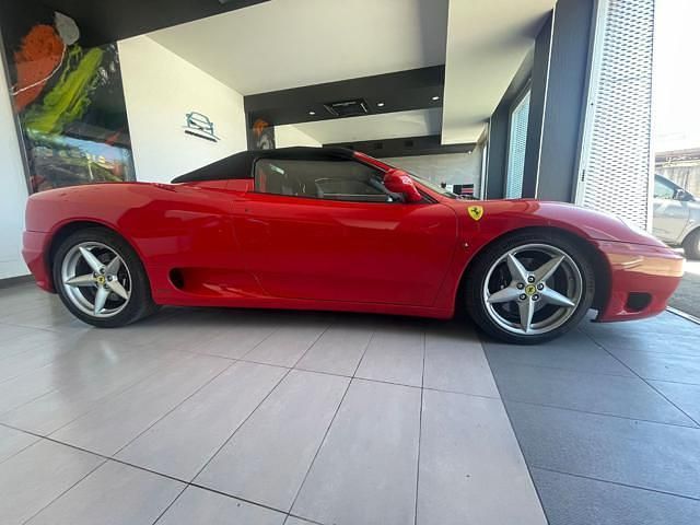 Usata Ferrari 360 865 CV (636 kW) 2004 Rosso Cabrio