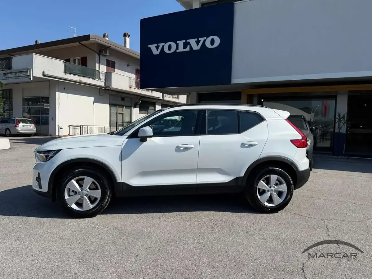 Nuova Volvo XC40 163 CV (119 kW) 2026 Bianco SUV