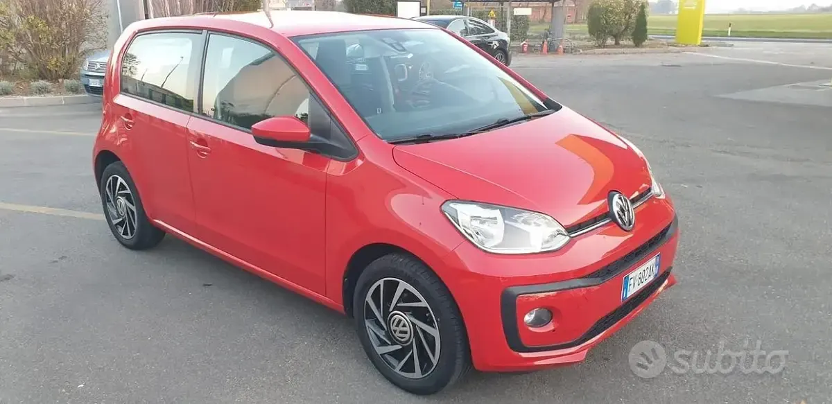 Usata VW up! Move 68 CV (50 kW) 2019 Rosso Utilitaria