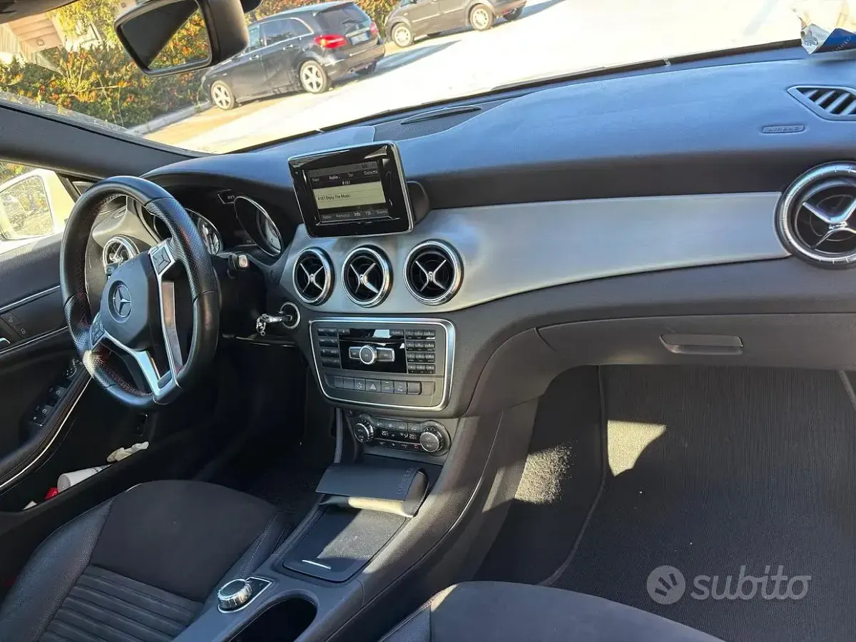 Usata Mercedes CLA220 Premium 177 CV (130 kW) 2014 Bianco Coupé