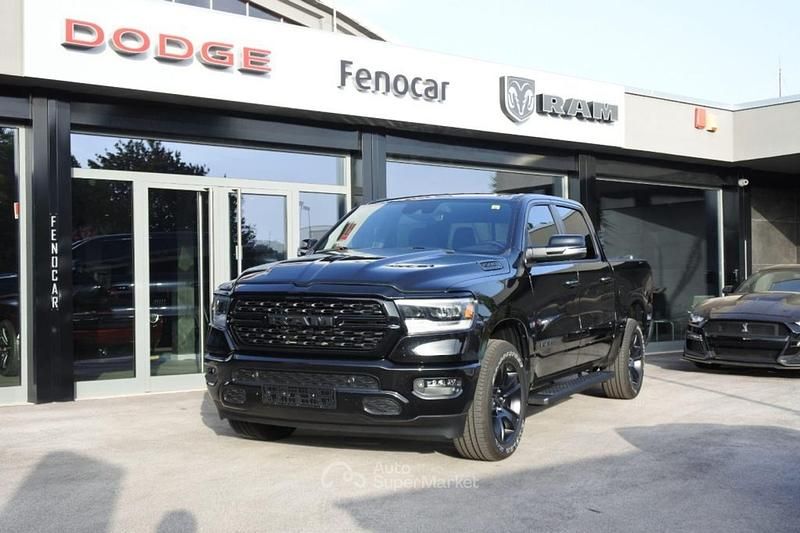 Usata RAM 1500 401 CV (294 kW) 2022 Nero metallizzato Pick-up