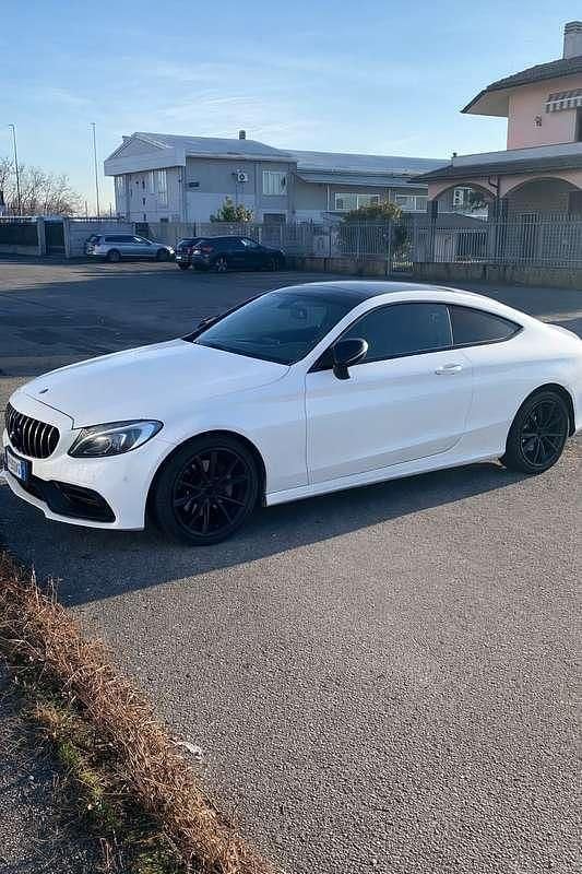 Usata Mercedes C220 AMG line 170 CV (125 kW) 2017 Bianco Coupé