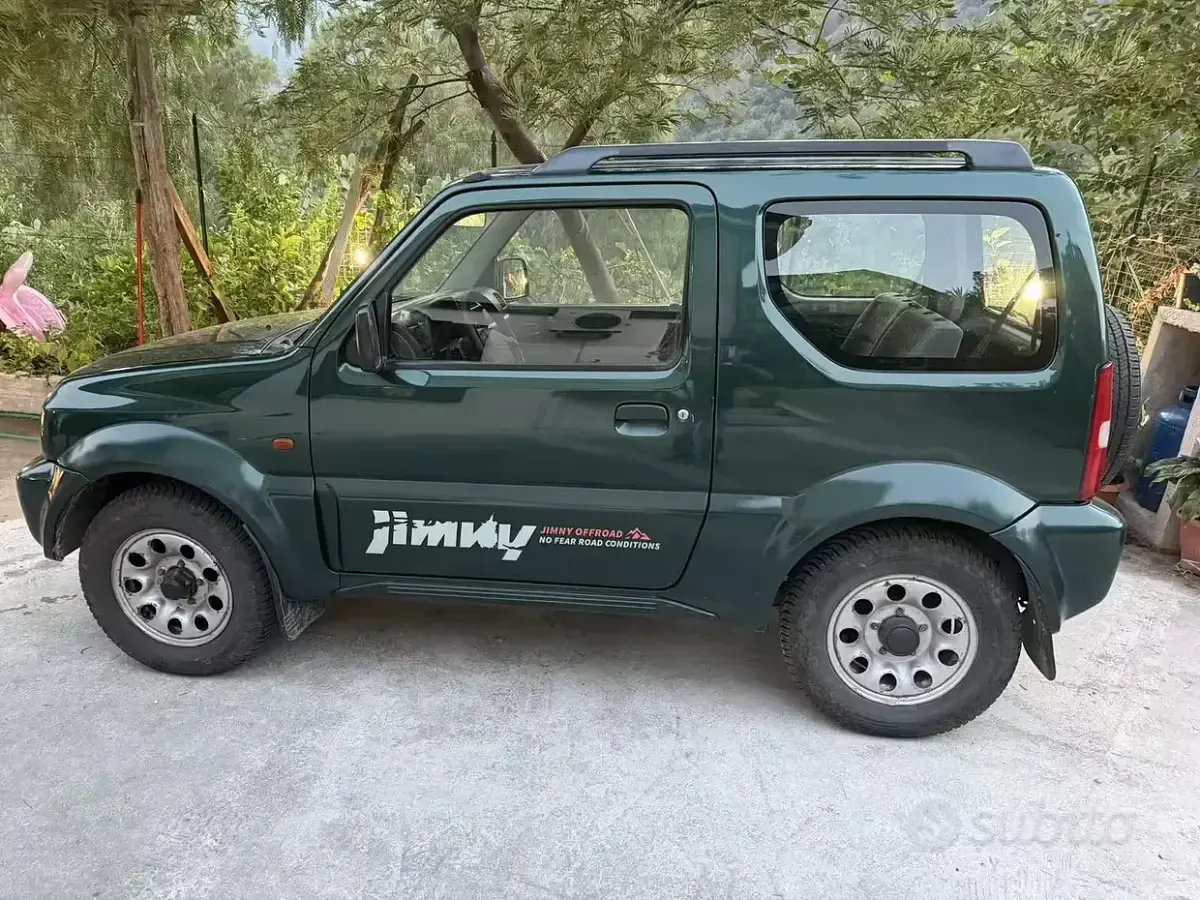 Usata Suzuki Jimny 82 CV (60 kW) 2000 Verde SUV