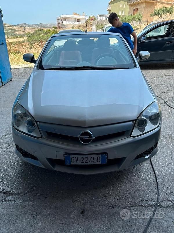 Brugt Opel Tigra 69 HK (50 kW) 2005 Cabriolet