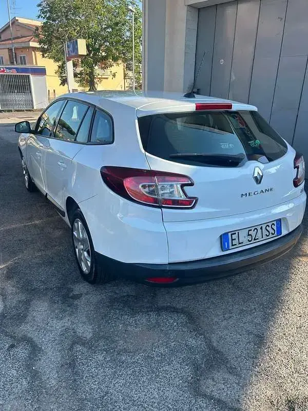 Usata Renault Mégane GrandTour Dynamique 110 CV (80 kW) 2012 Bianco Station wagon