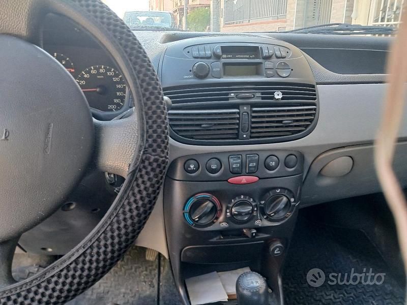Usata Fiat Punto 2003 Rosso Utilitaria