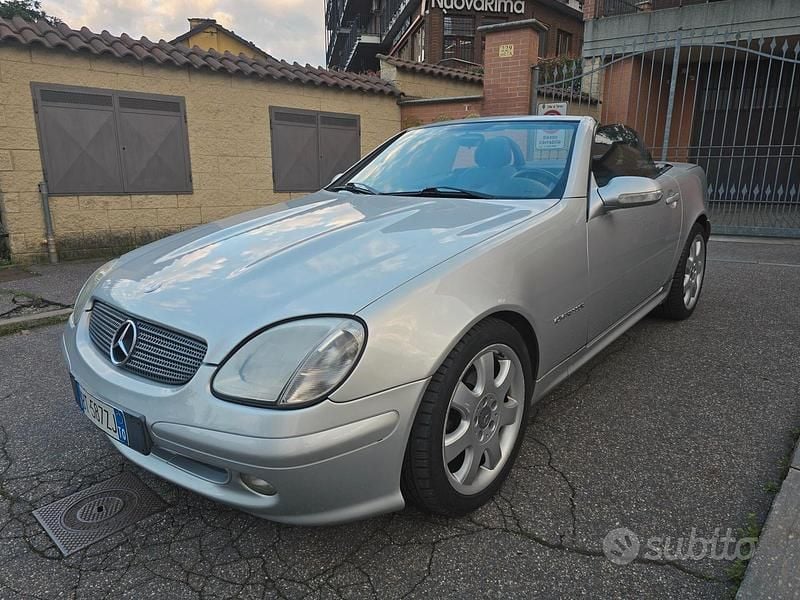 Usata Mercedes SLK200 163 CV (119 kW) 2000 Grigio Cabrio