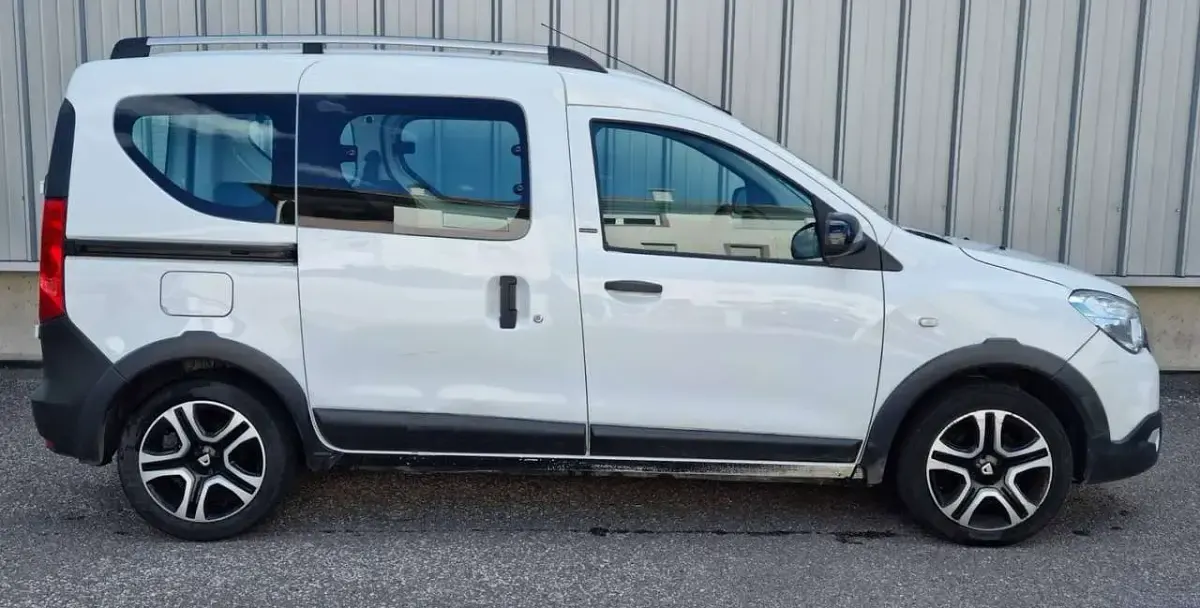 Usata Dacia Dokker Stepway 90 CV (66 kW) 2018 Bianco Monovolume