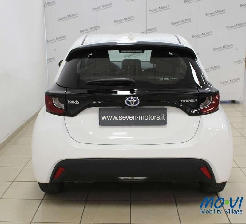 Usata Toyota Yaris Hybrid Active 116 CV (85 kW) 2022 Bianco Utilitaria