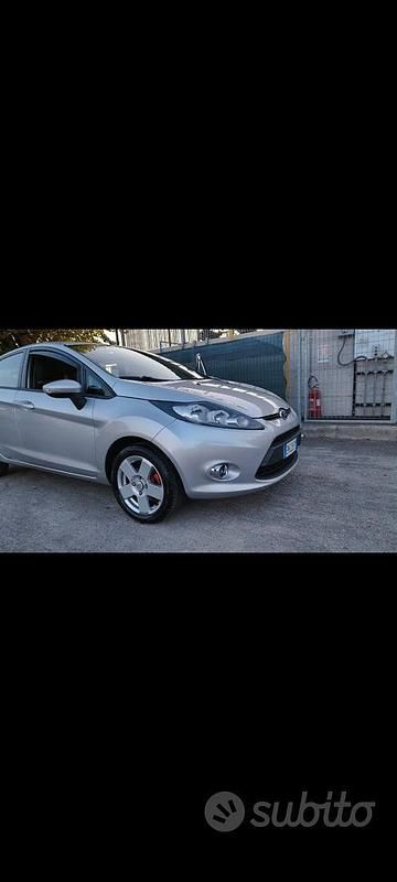 Usata Ford Fiesta 82 CV (60 kW) 2012 Berlina