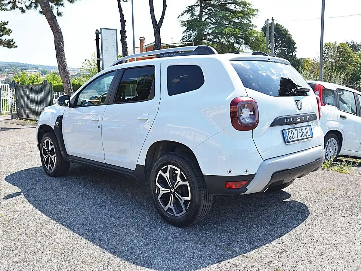 Usata Dacia Duster Prestige 101 CV (74 kW) 2021 Bianco SUV