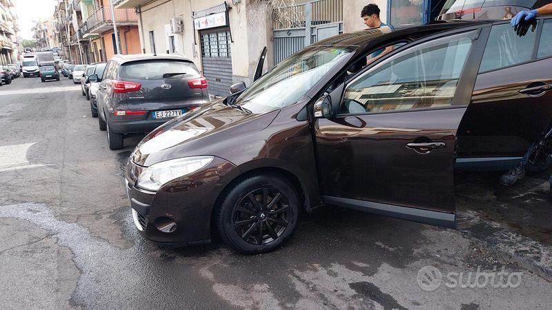 Usata Renault Mégane 110 CV (80 kW) 2012 Marrone Berlina