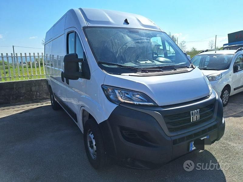 Usado Fiat Ducato 33 140 HP (102 kW) 2023 Branco Van