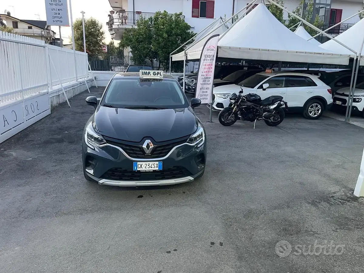 Usata Renault Captur Zen 101 CV (74 kW) 2022 Blu SUV