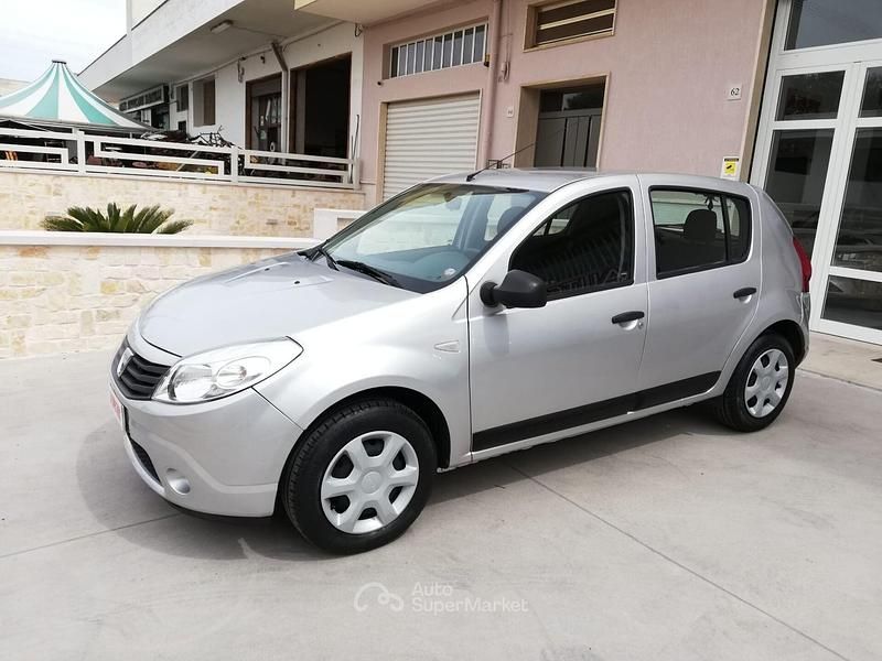 Usata Dacia Sandero 75 CV (55 kW) 2010 Grigio Utilitaria