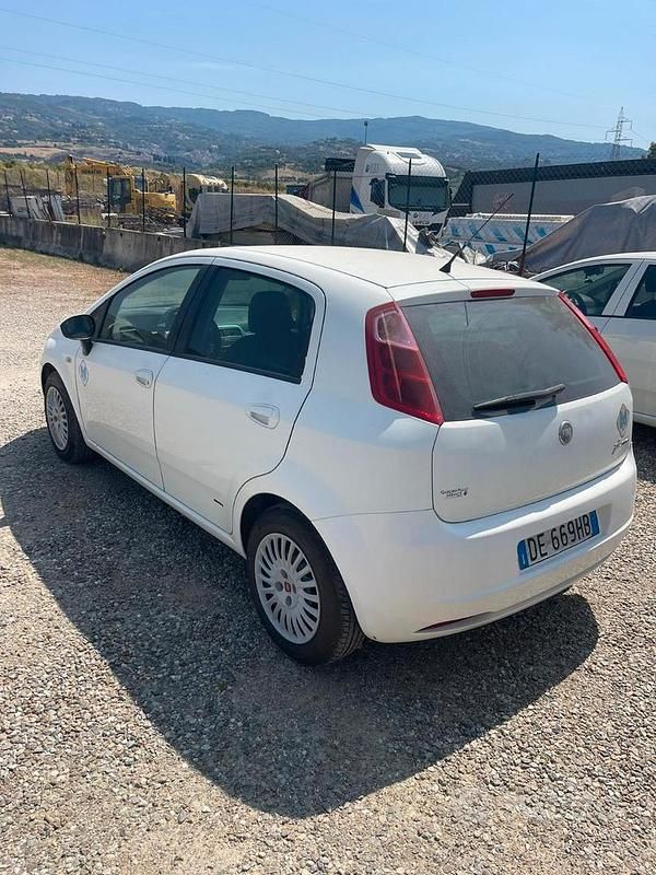 Usata Fiat Grande Punto 75 CV (55 kW) 2006 Bianco Utilitaria