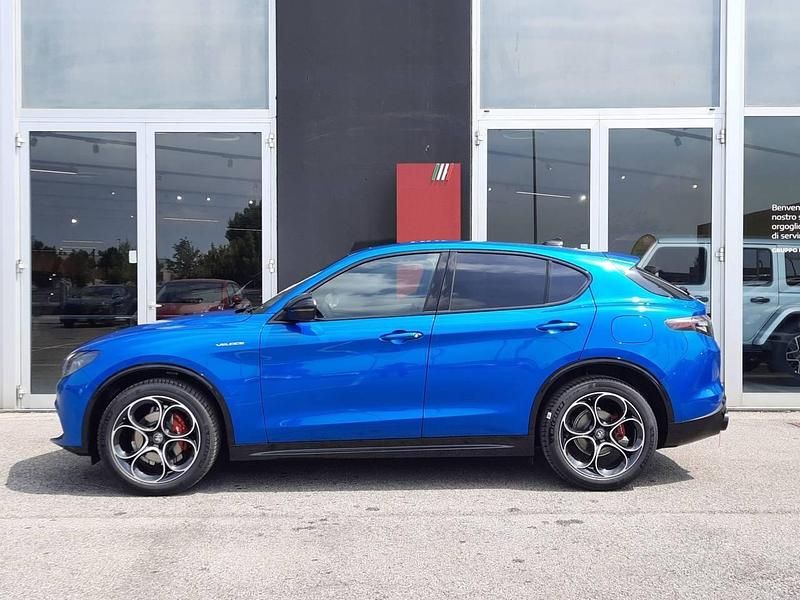 Usata Alfa Romeo Stelvio Veloce 209 CV (153 kW) 2024 Blu SUV