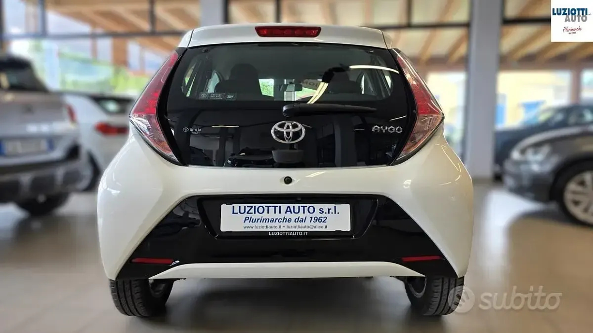 Usata Toyota Aygo Cool 69 CV (50 kW) 2014 Bianco Utilitaria