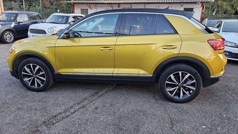 Usata VW T-Roc Style 110 CV (80 kW) 2021 Oro SUV