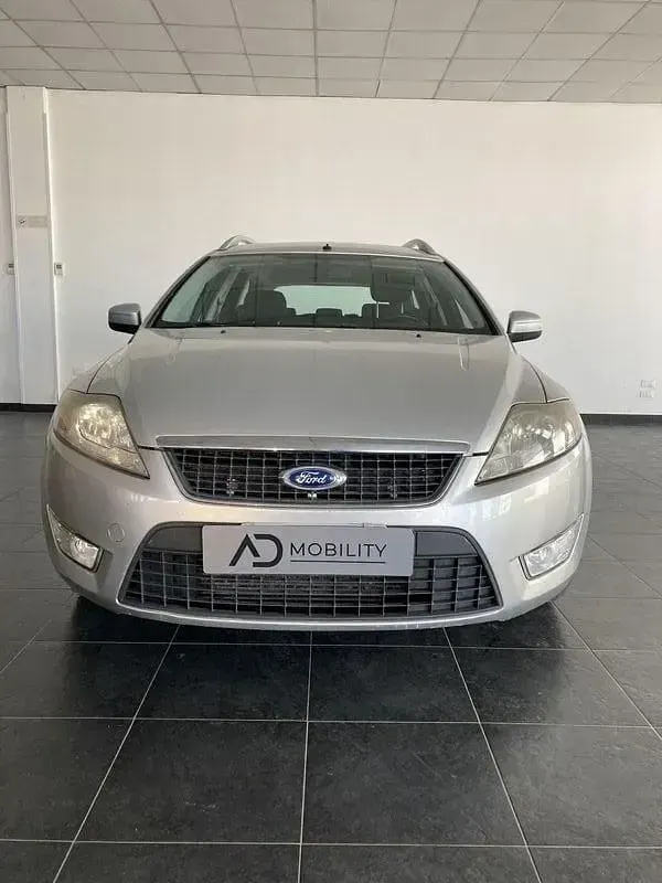 Usata Ford Mondeo Titanium 140 CV (102 kW) 2010 Argento Station wagon