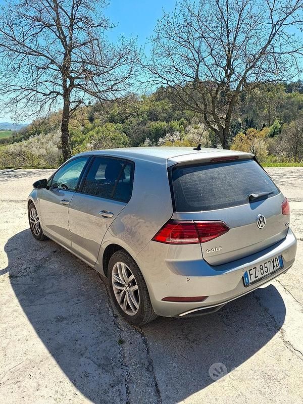 Usata VW Golf VIII 131 CV (96 kW) 2020 Grigio Berlina
