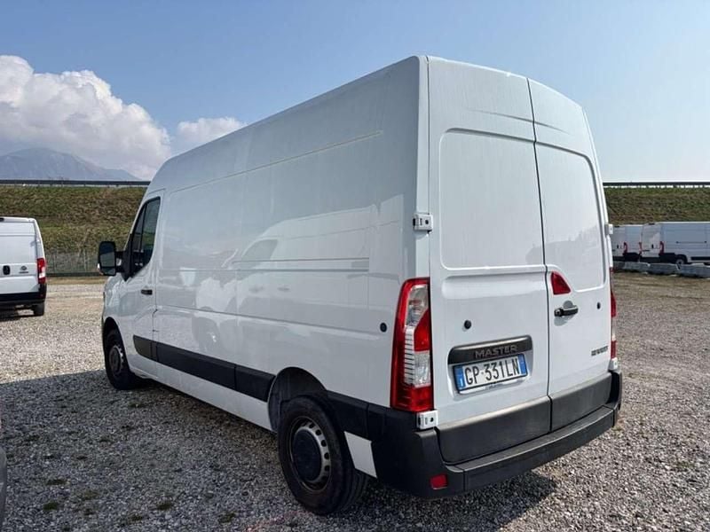 Usata Renault Master 135 CV (99 kW) 2023 Bianco Monovolume