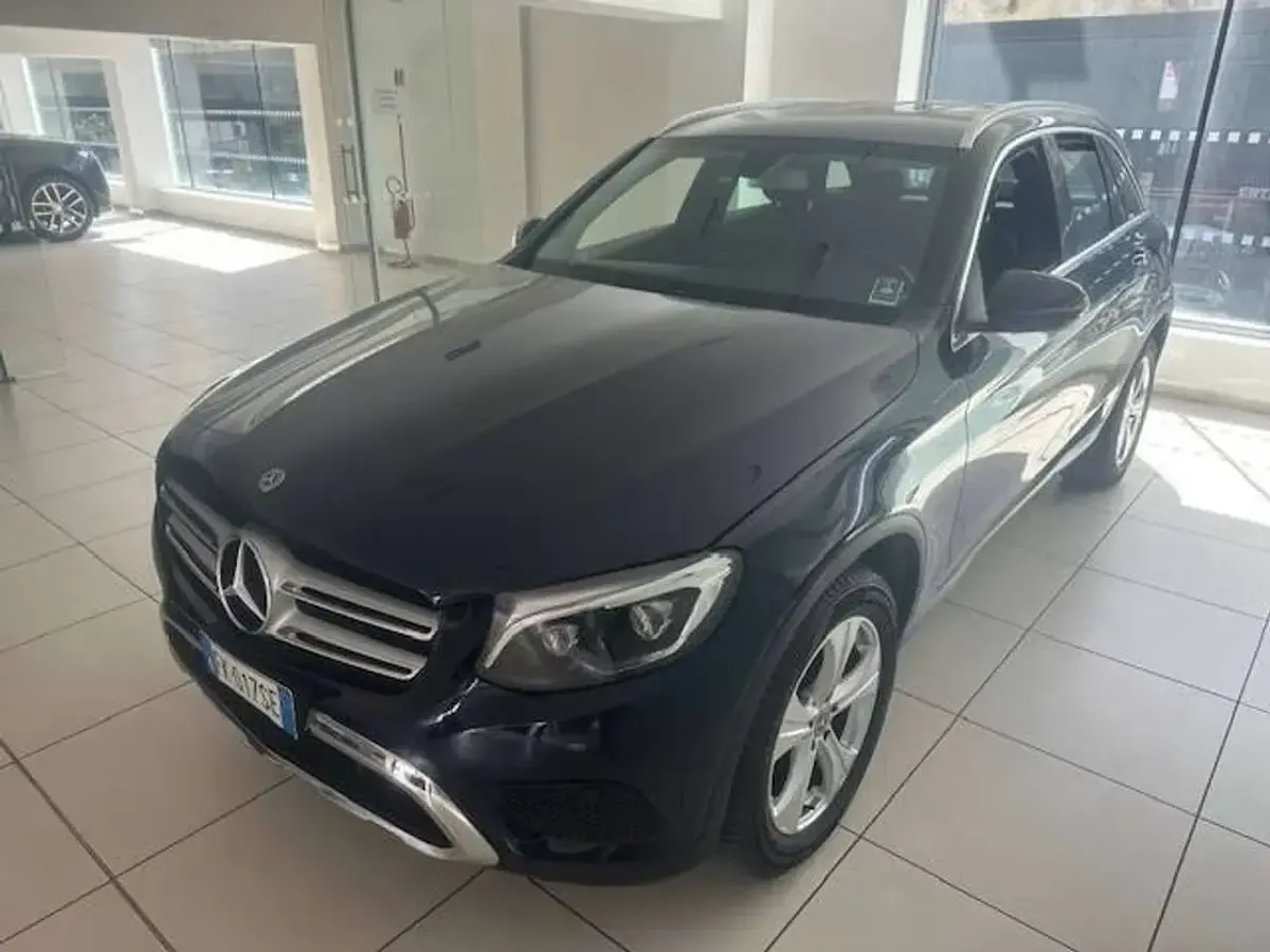 Usata Mercedes GLC250 Business 204 CV (150 kW) 2017 Blu/azzurro SUV
