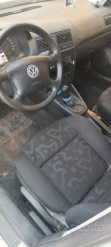 Usata VW Golf IV 75 CV (55 kW) 2000 Berlina