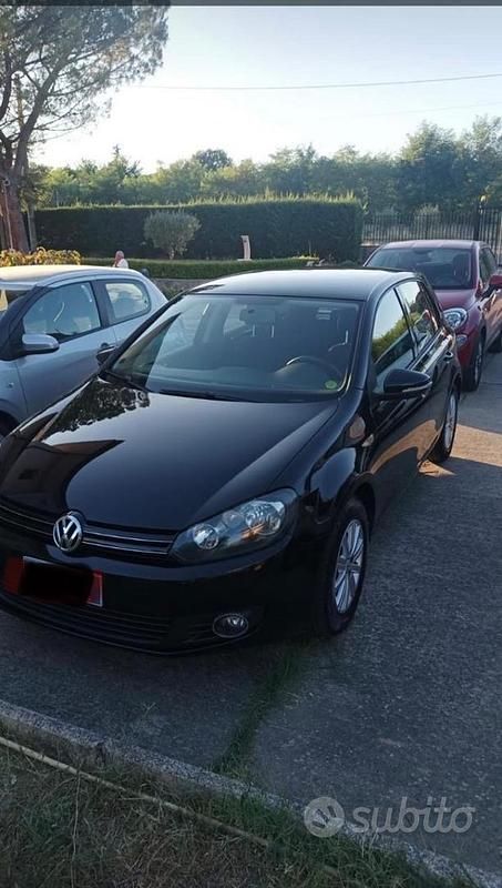 Nero Usata 2010 VW Golf VI Tre volumi | 6500 € (Buon prezzo) - Immagine 1/3