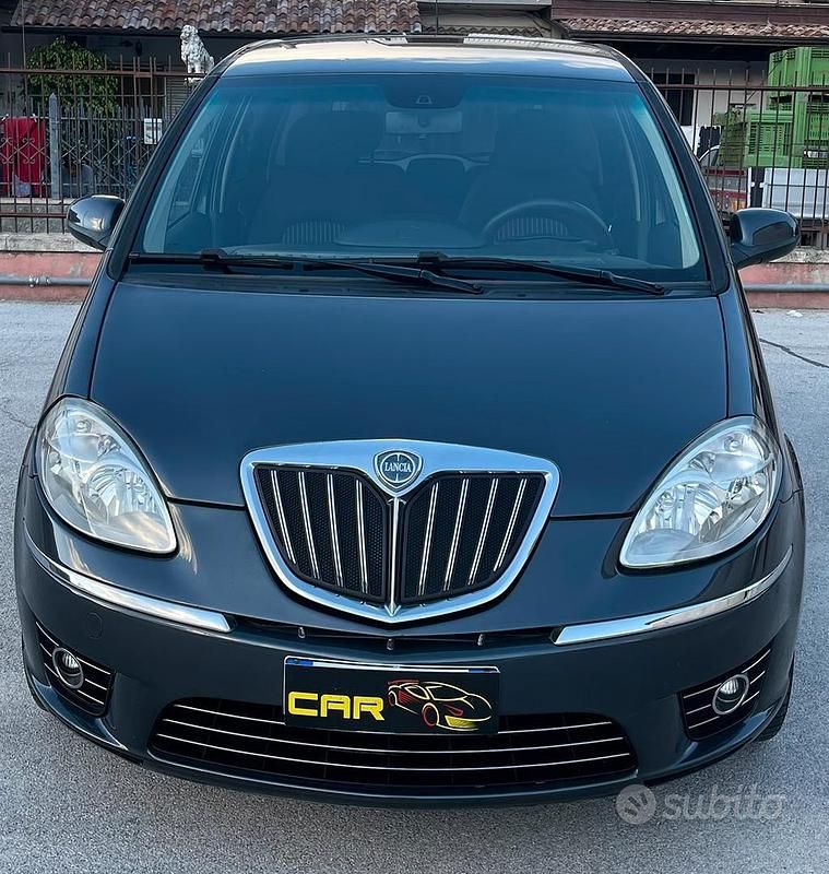 Grigio Usata 2011 Lancia Musa Monovolume | 3690 € (Ottimo prezzo) - Immagine 1/4