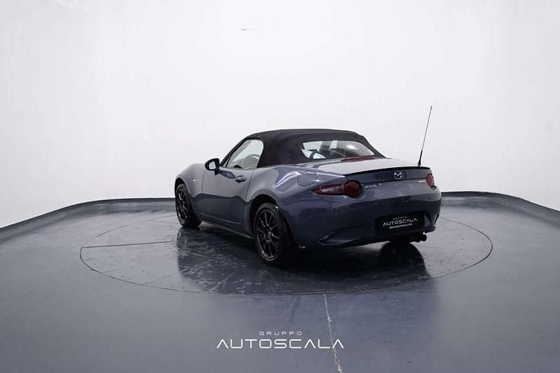 Usata Mazda MX5 132 CV (97 kW) 2021 Polymetal grey Cabrio