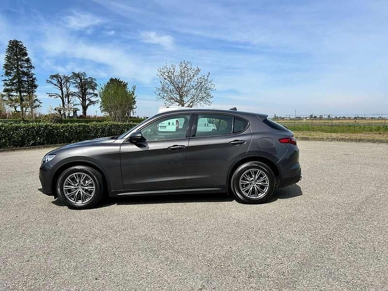 Usata Alfa Romeo Stelvio Business 160 CV (117 kW) 2022 Grigio SUV