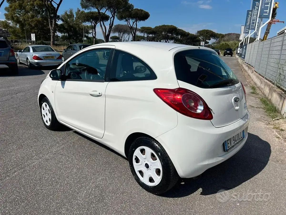 Usata Ford Ka 69 CV (50 kW) 2014 Bianco Berlina