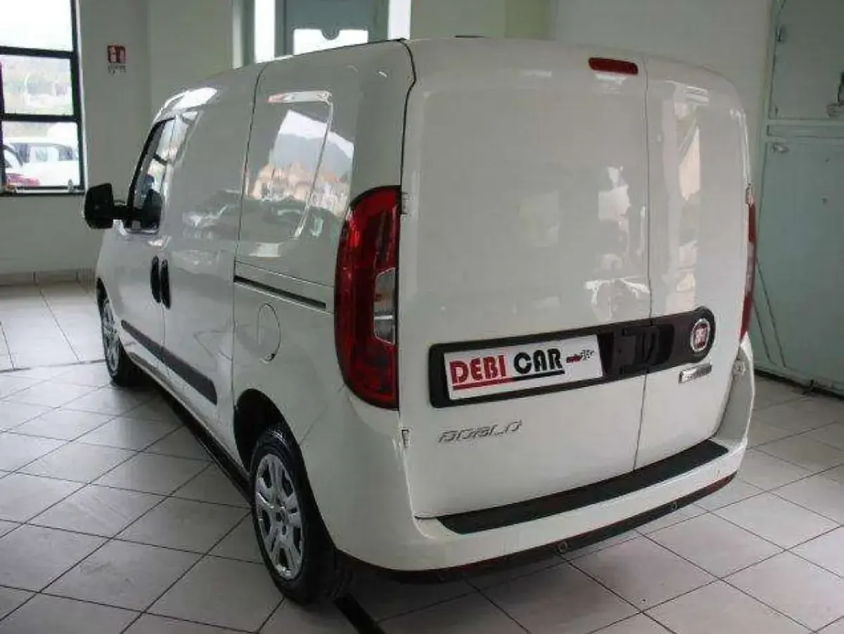 Usata Fiat Doblò 105 CV (77 kW) 2017 Bianco Monovolume