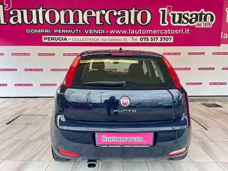 Usata Fiat Punto Lounge 95 CV (69 kW) 2016 Blu/azzurro Utilitaria