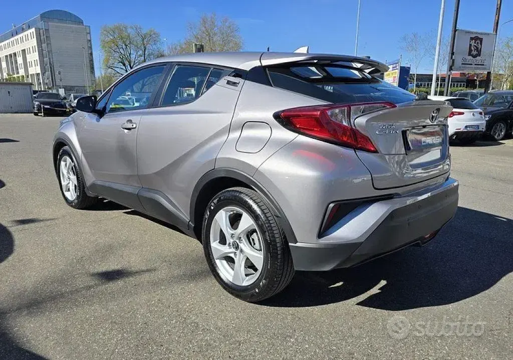 Occasion Toyota C-HR 98 PK (72 kW) 2017 Grijs SUV