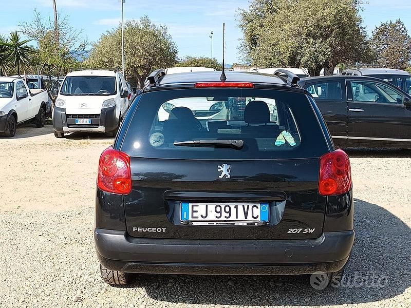 Usata Peugeot 207 93 CV (68 kW) 2011 Nero Station wagon
