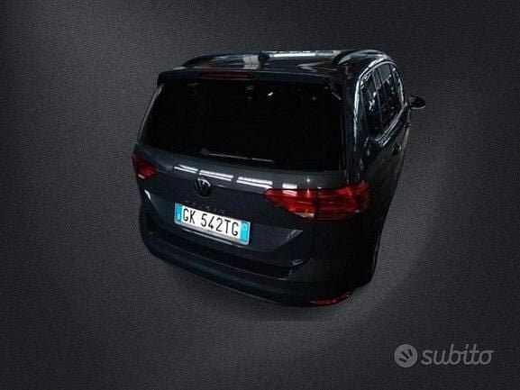 Usata VW Touran Comfortline 122 CV (89 kW) 2022 Grigio Monovolume