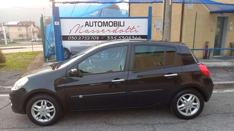 Usata Renault Clio II LE 75 CV (55 kW) 2007 Nero metallizzato Berlina